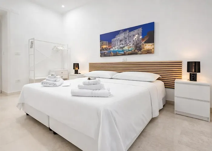 Elegant 2br Near Colosseum & San Giovanni Metro Apartment