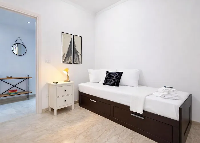 Elegant 2br Near Colosseum & San Giovanni Metro Apartment