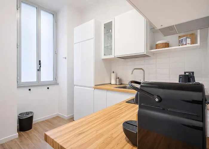 Apartment Elegant 2br Near Colosseum & San Giovanni Metro *