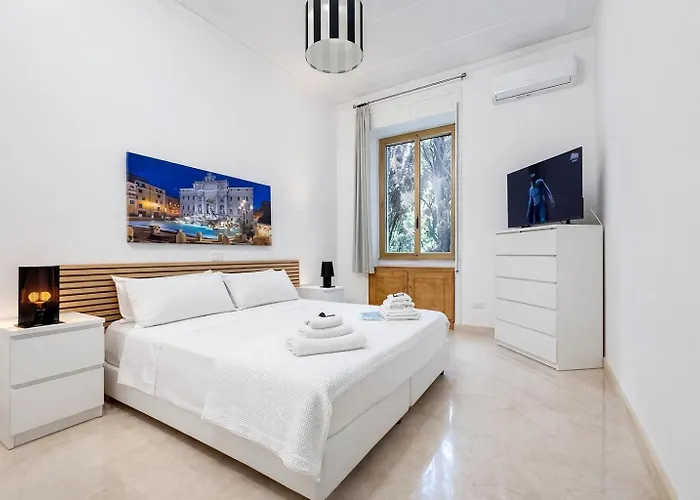 Apartment Elegant 2br Near Colosseum & San Giovanni Metro