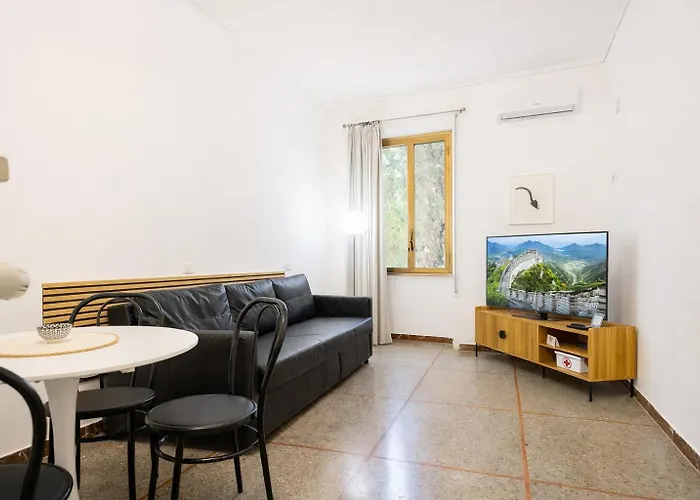 Elegant 2br Near Colosseum & San Giovanni Metro Apartment Rom